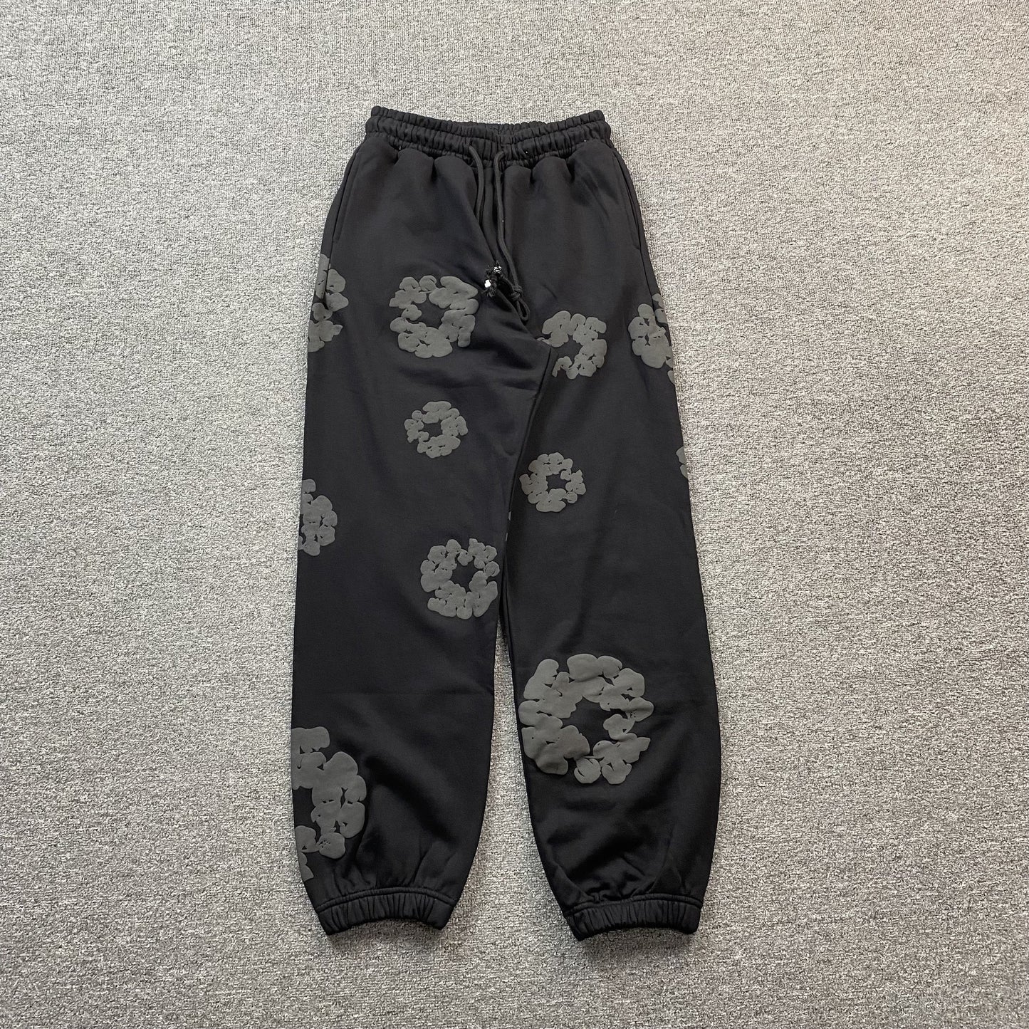 DENIM TEARS COTTON WREATH SWEATPANTS MONOCHROME BLACK