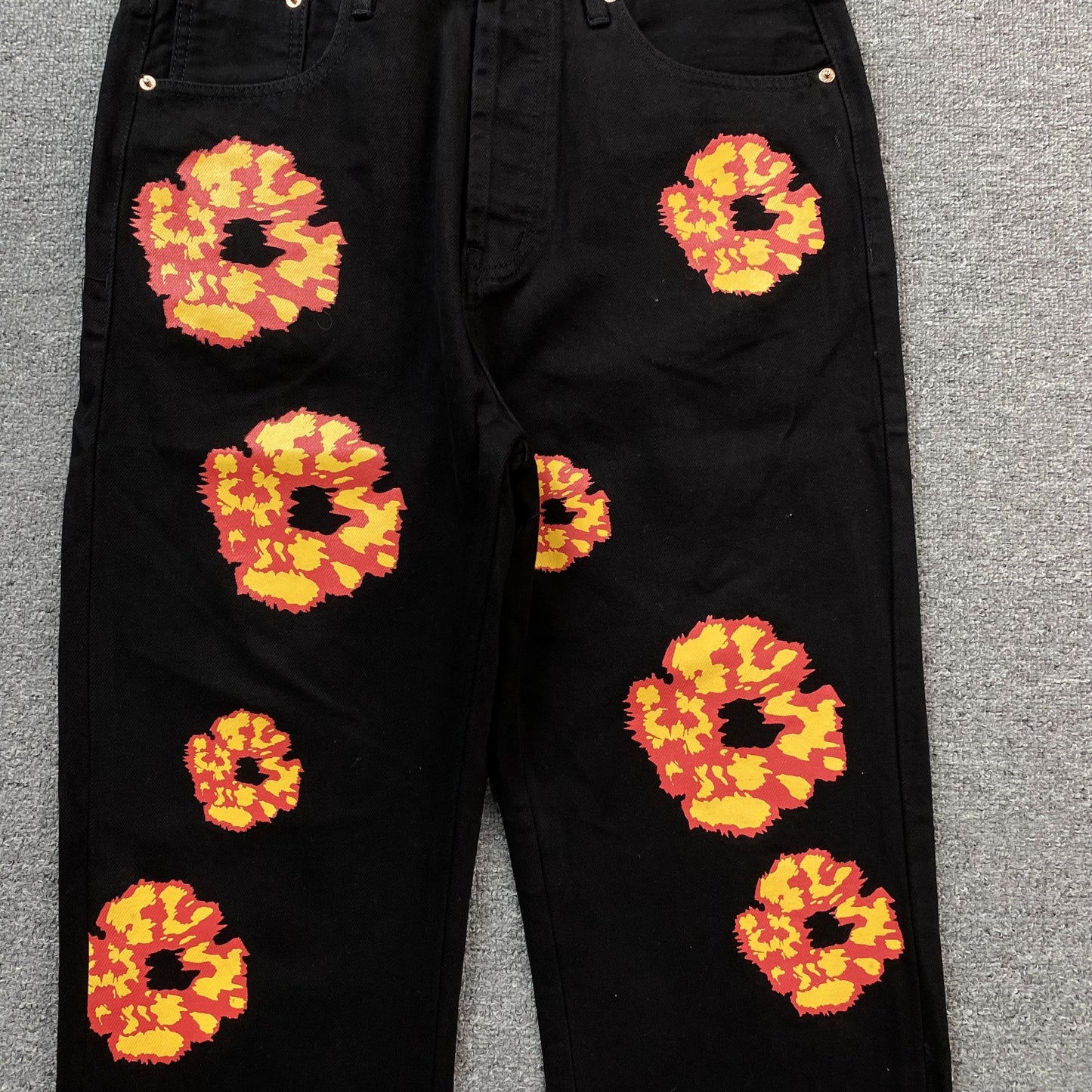DENIM TEARS x OFFSET JEANS BLACK